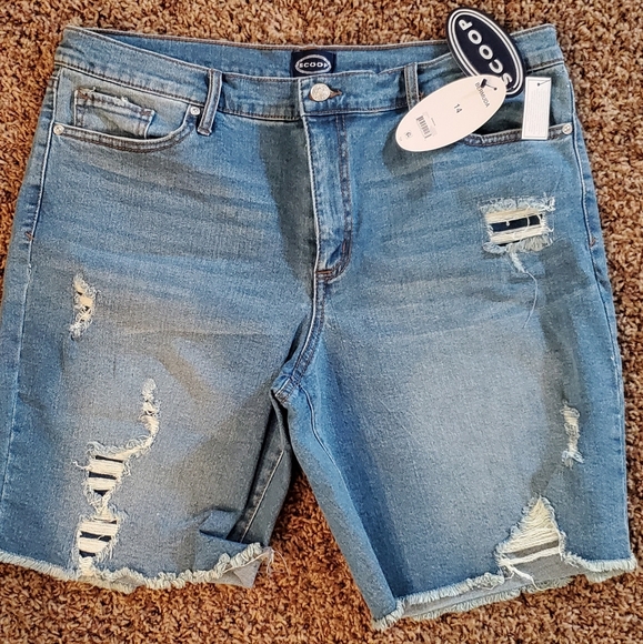 Walmart Scoop distressed Bermuda Shorts size 14 - Picture 1 of 3